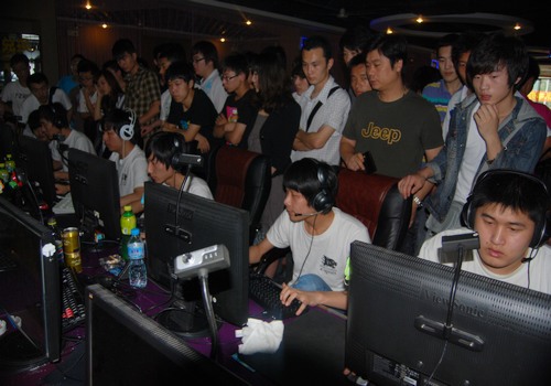 LOL官方全球战力榜：HLE第一，T1第二，BLG第四，TES第五